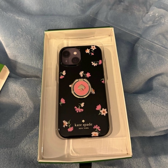 Kate Spade IPhone 13/14 Case w/Ring - Picture 3 of 7